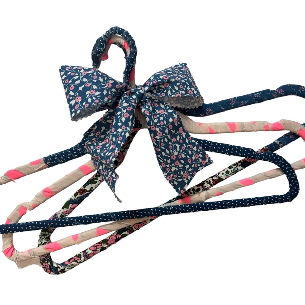 🎀 HANDMADE Set of 3 Fabric Slim Hangers🎀 - Picture 2 of 2